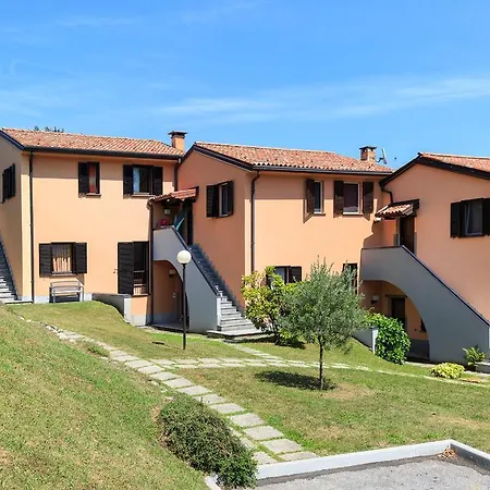Blue House * Brisino